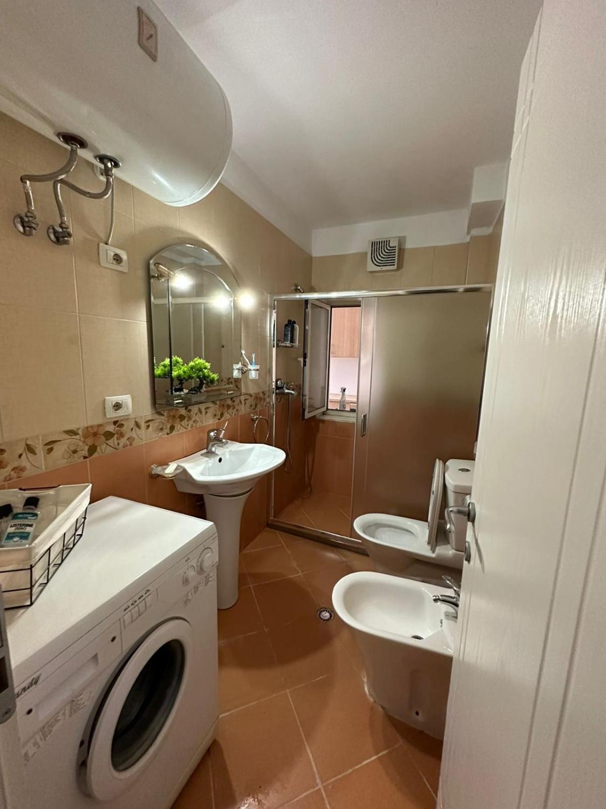 Blloku Family Apartment Tirana Kültér fotó