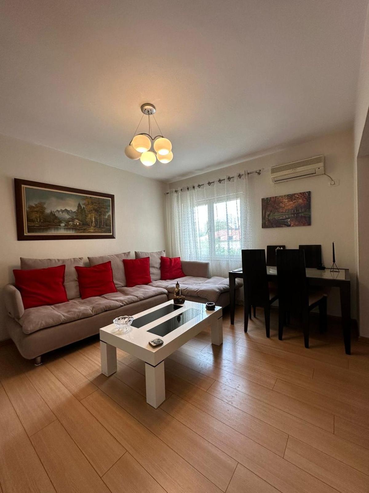 Blloku Family Apartment Tirana Kültér fotó