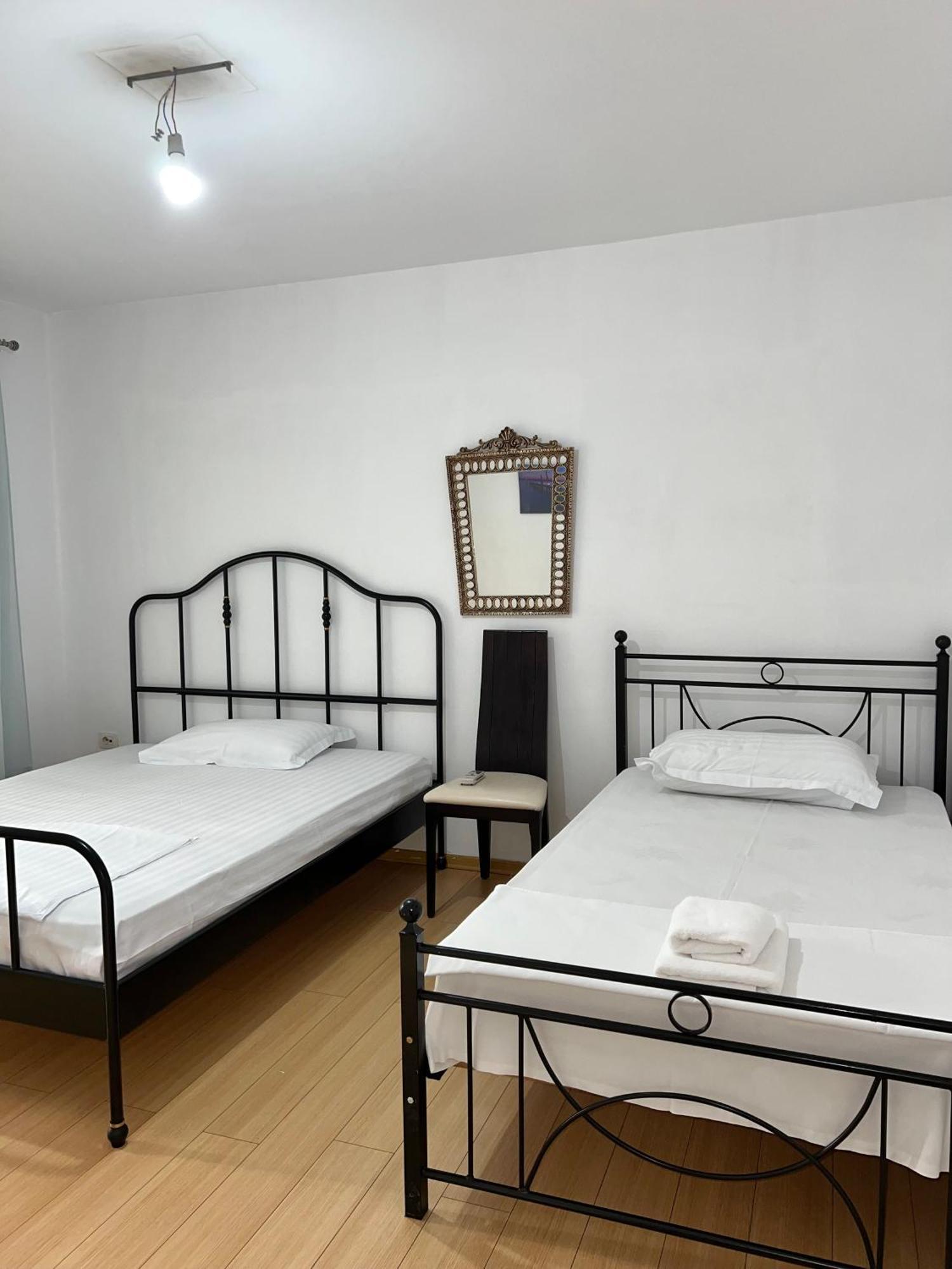 Blloku Family Apartment Tirana Kültér fotó